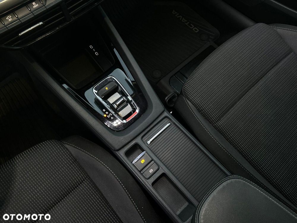 Skoda Octavia 1.5 TSI ACT Ambition DSG - 16