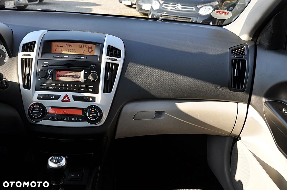 Kia Ceed Cee'd 2.0 Optimum - 24