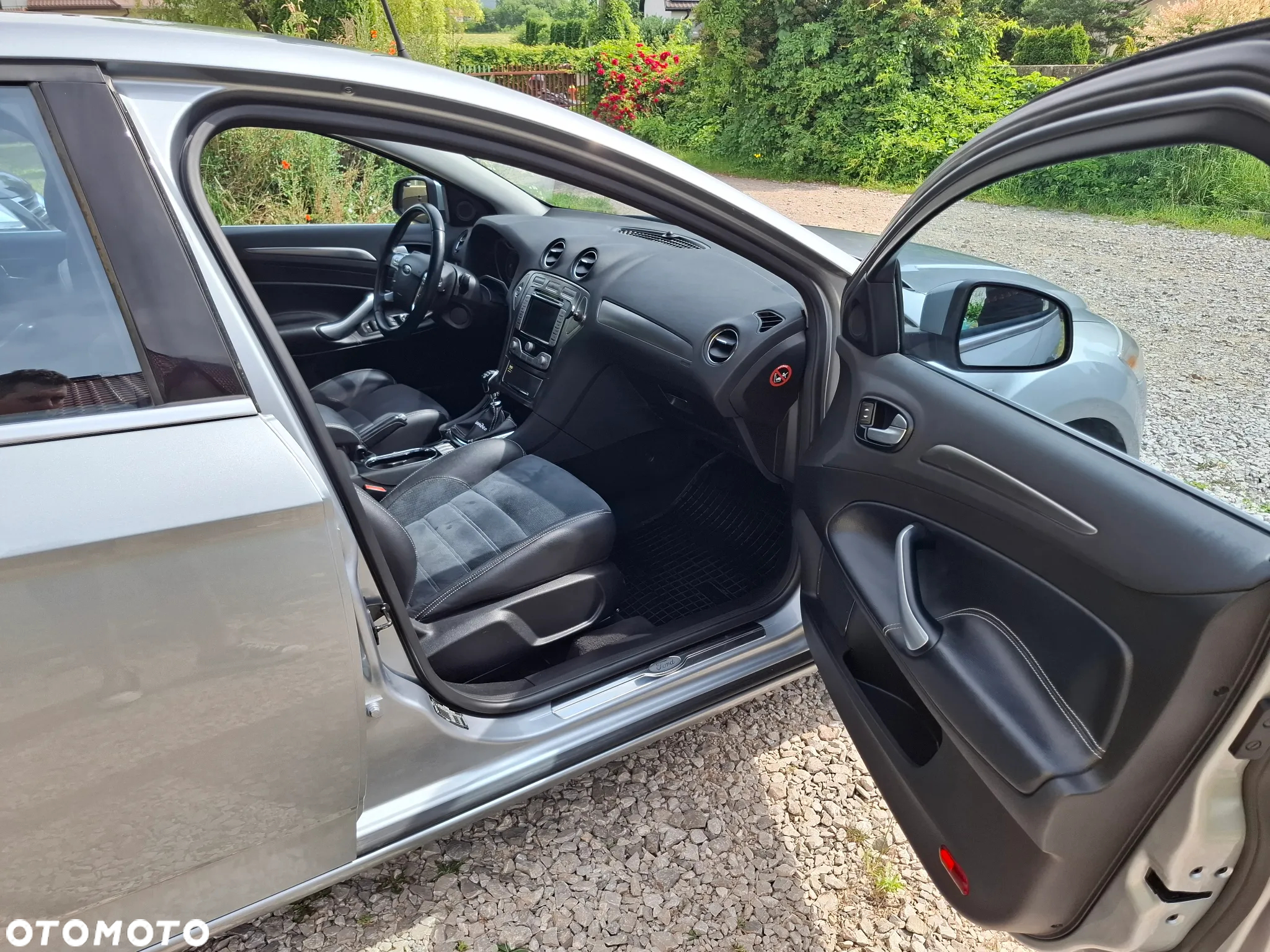 Ford Mondeo 2.5 Titanium X - 24