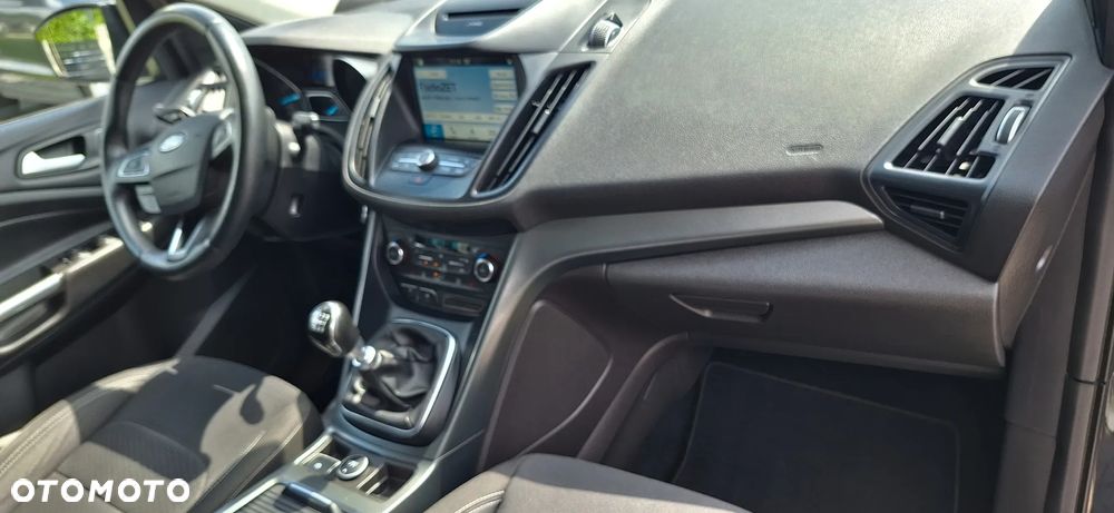 Ford Kuga - 17