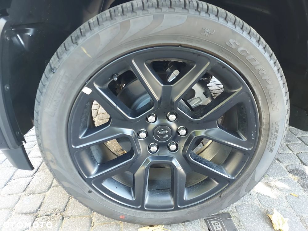 RAM 1500 Laramie Night Premium - 12