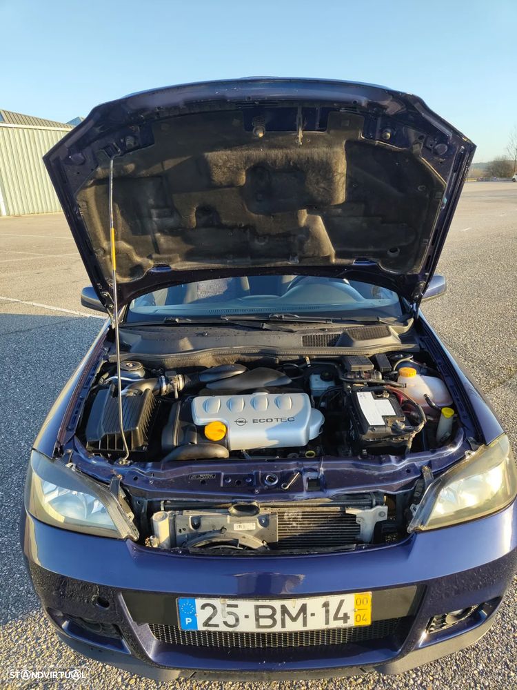 Opel Astra Coupe 1.8 16V - 12