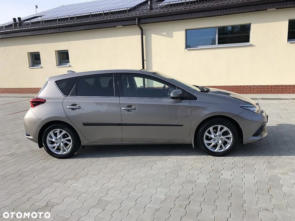 Toyota Auris 1.6 Prestige - 4