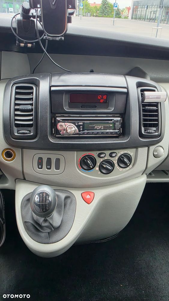 Renault Trafic Passenger - 20