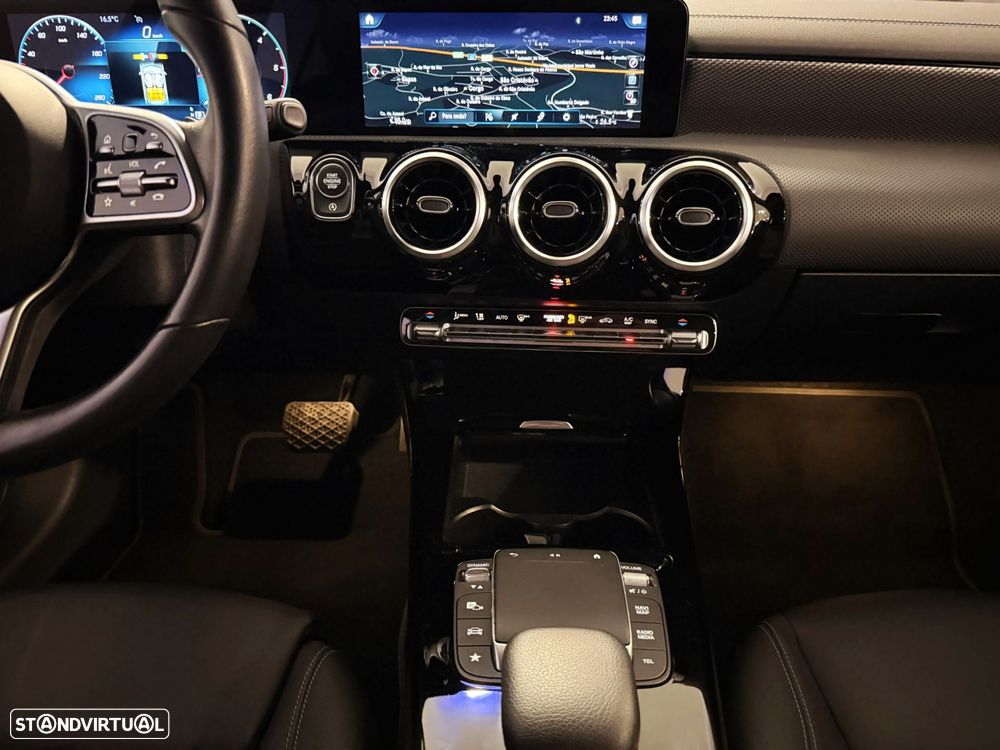 Mercedes-Benz CLA 180 - 4