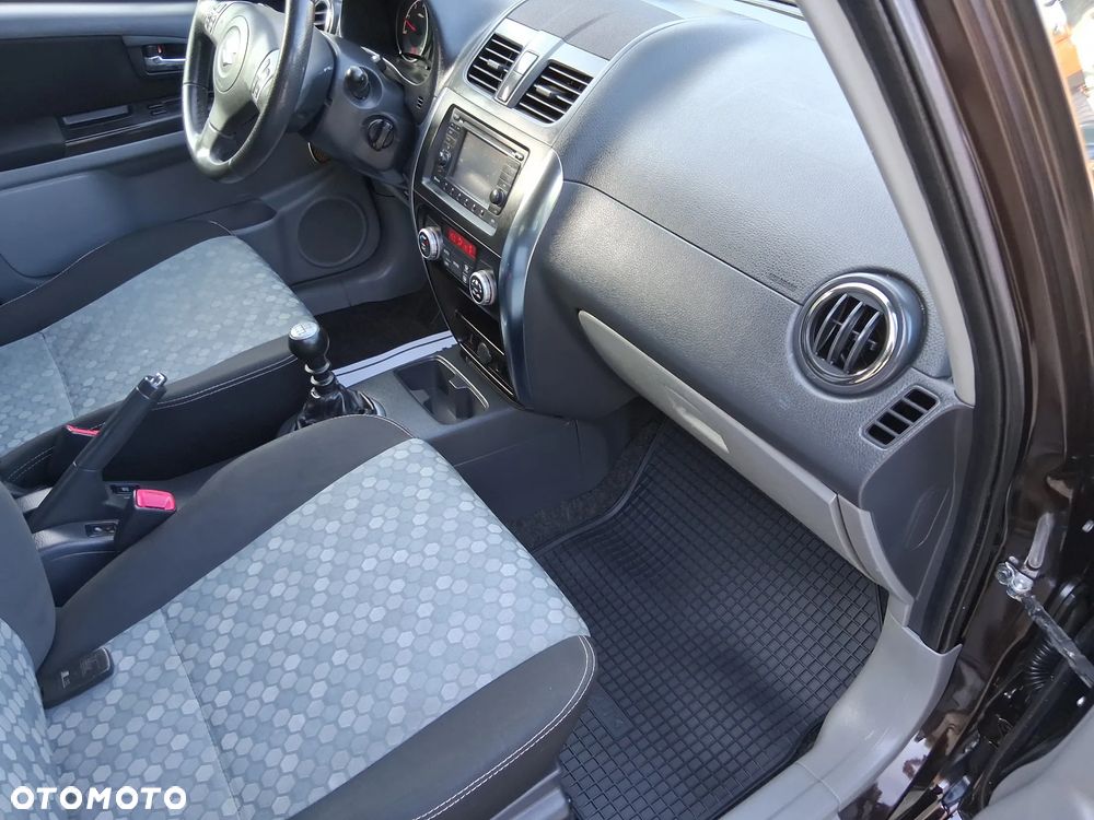 Suzuki SX4 2.0 DDiS 4x4 Style - 12