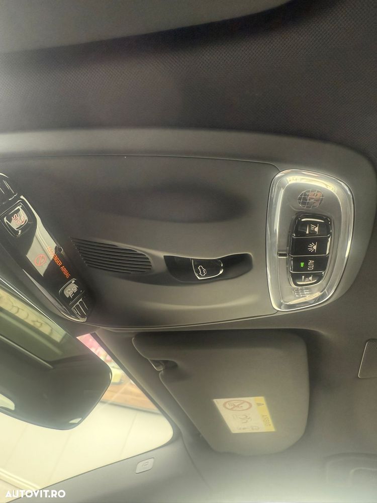 Volvo XC 60 D4 AWD Geartronic RDesign - 16