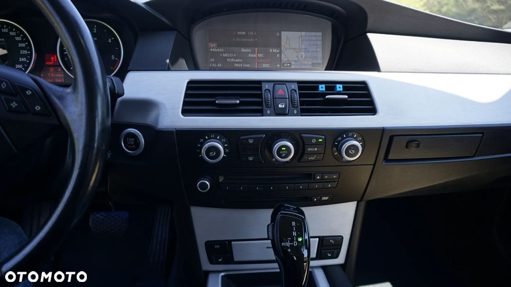 BMW Seria 5 520d - 28
