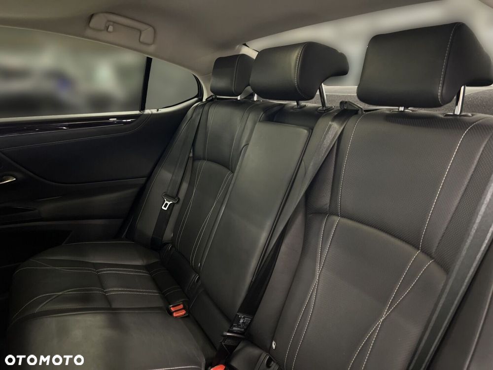 Lexus ES 300h Prestige - 14