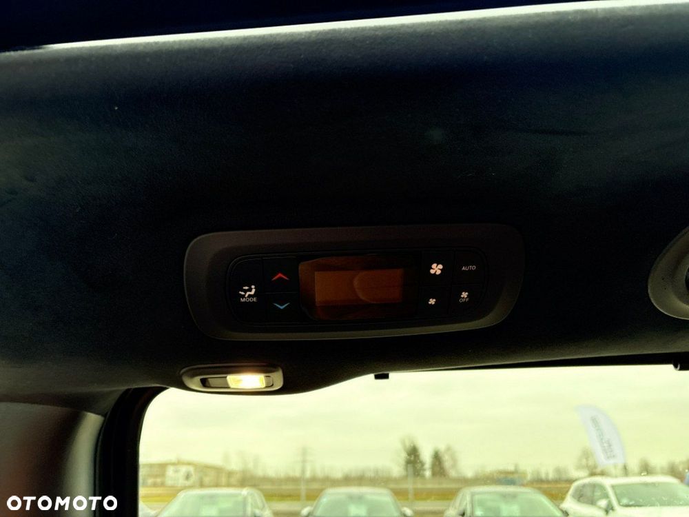 Chrysler Pacifica - 22