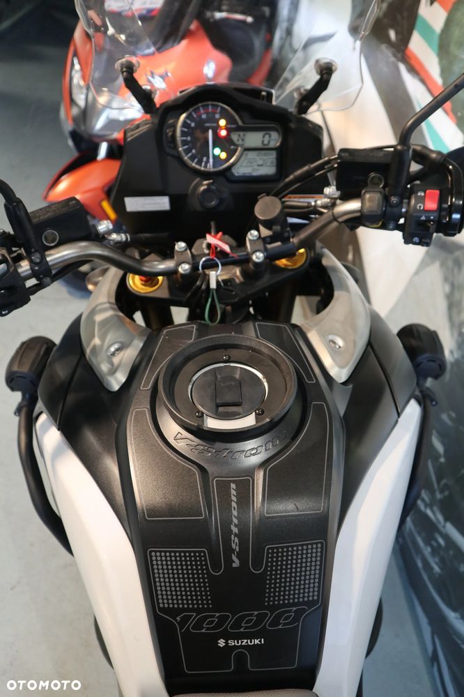 Suzuki V-STROM - 12