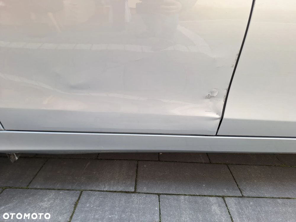 Mercedes-Benz Klasa C 250 CGI BlueEff Elegance - 31