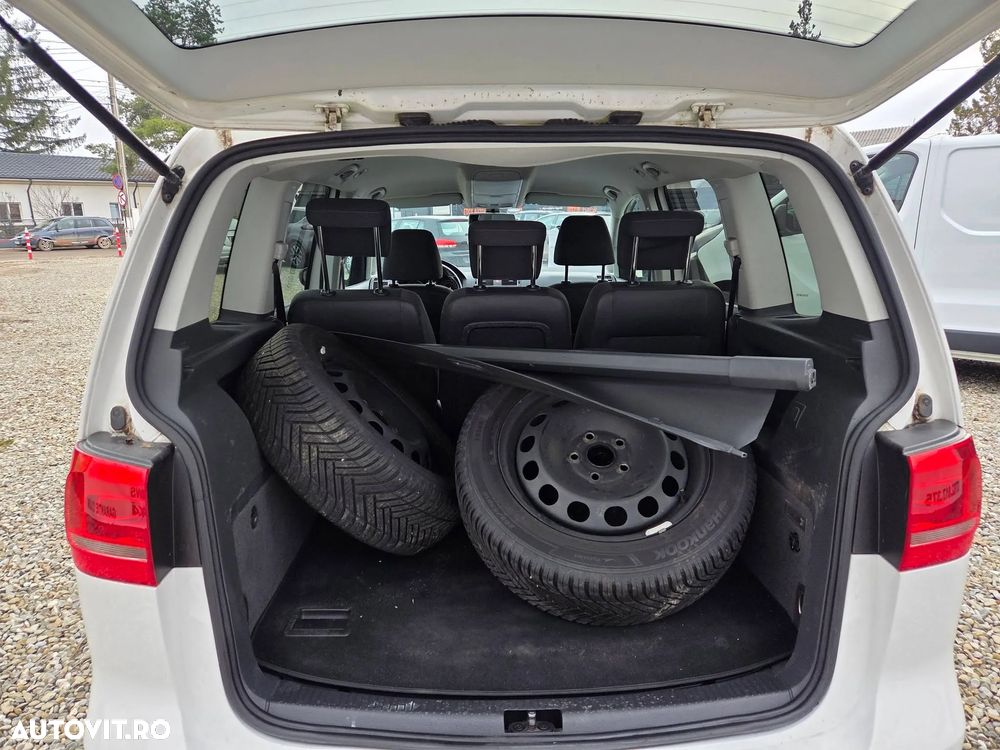 Volkswagen Touran 1.6 TDI DPF BlueMotion Technology STYLE - 8