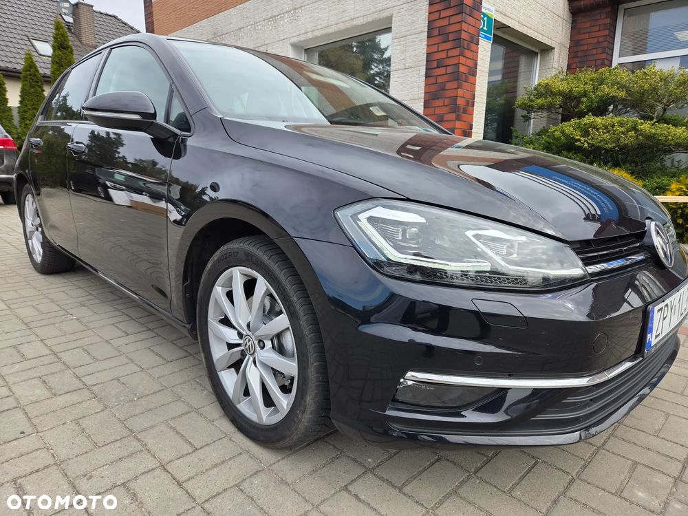Volkswagen Golf - 1