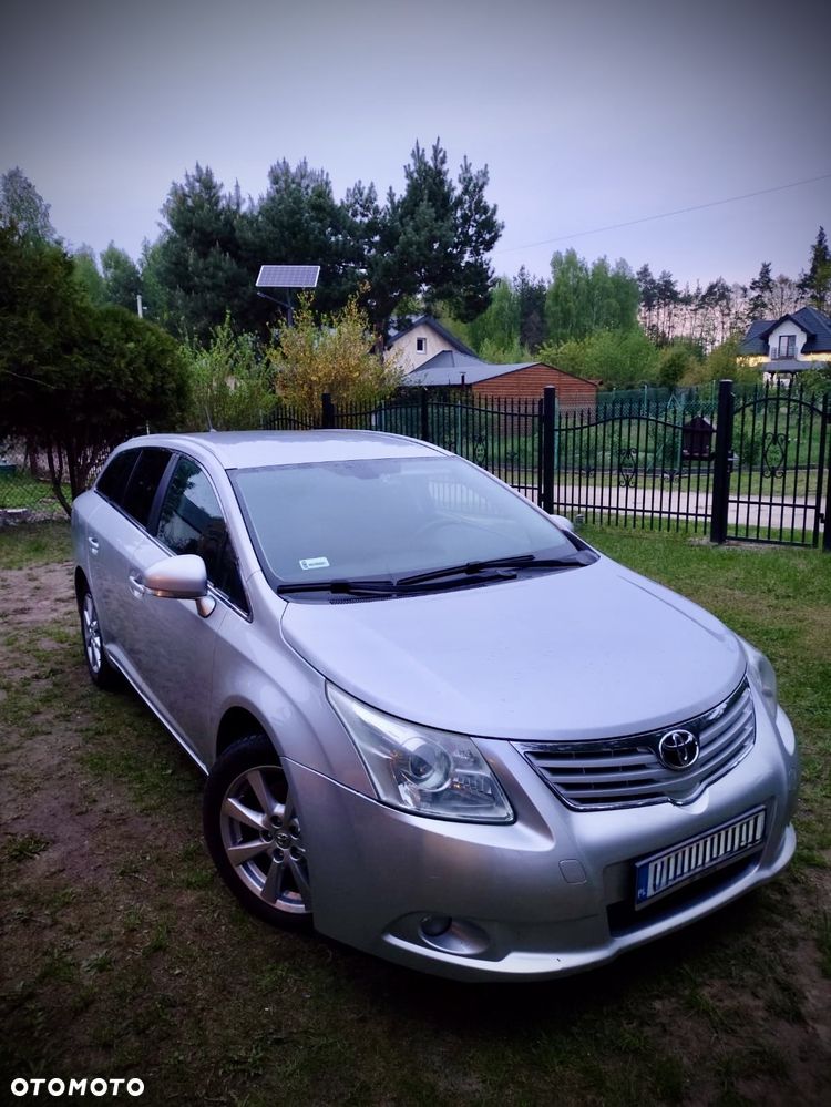 Toyota Avensis - 1