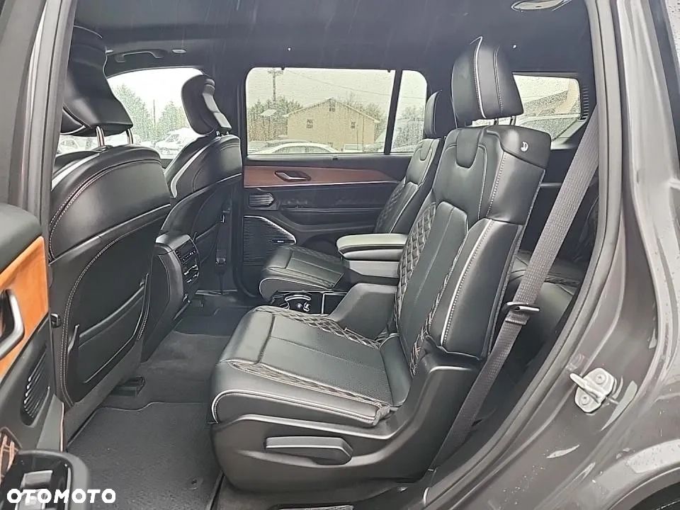 Jeep Grand Cherokee 5.7 V8 HEMI Summit - 11