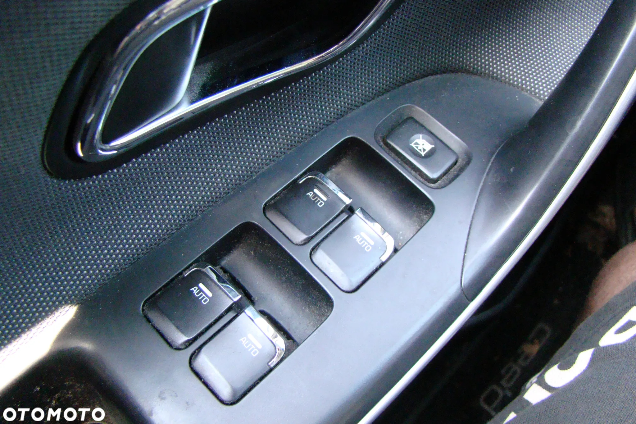 Kia Ceed - 10