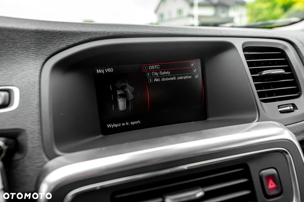 Volvo V60 D5 Geartronic Momentum - 30