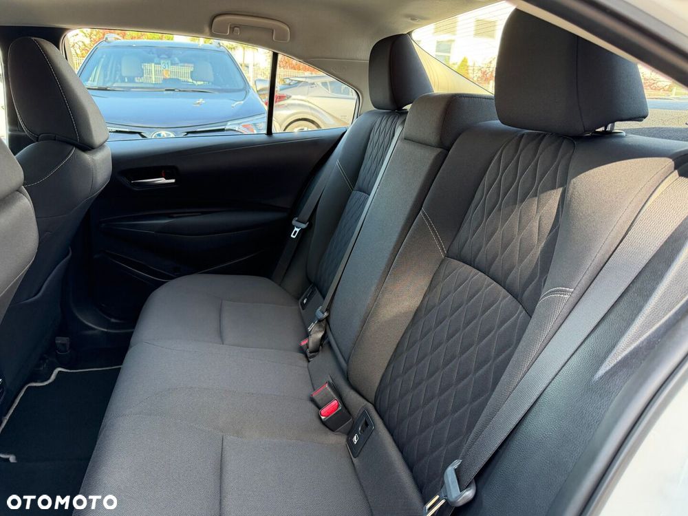 Toyota Corolla 1.8 Hybrid Comfort - 29