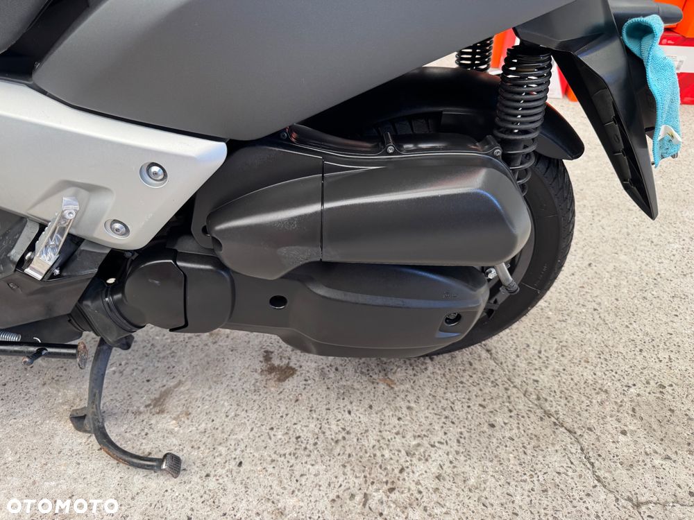 Yamaha X-max - 17