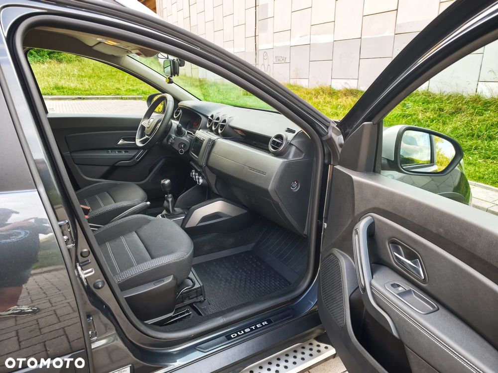 Dacia Duster 1.6 SCe Blackshadow S&S - 13