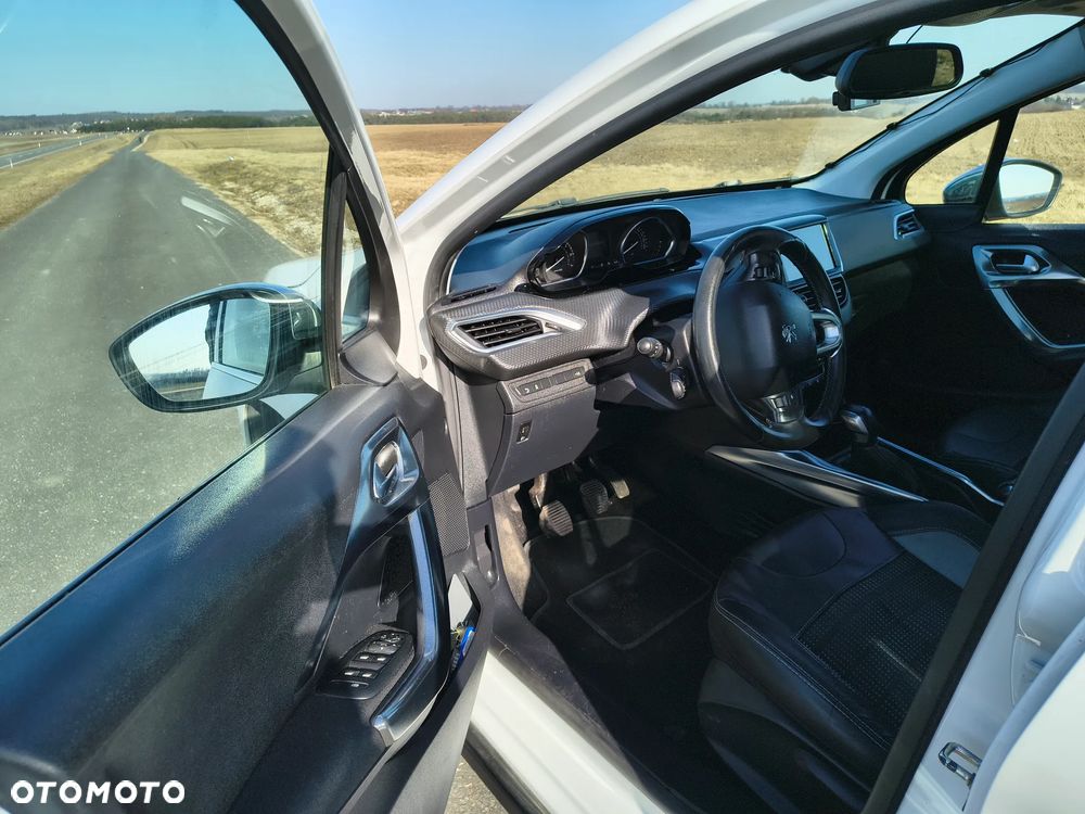 Peugeot 2008 PureTech 82 Allure - 6