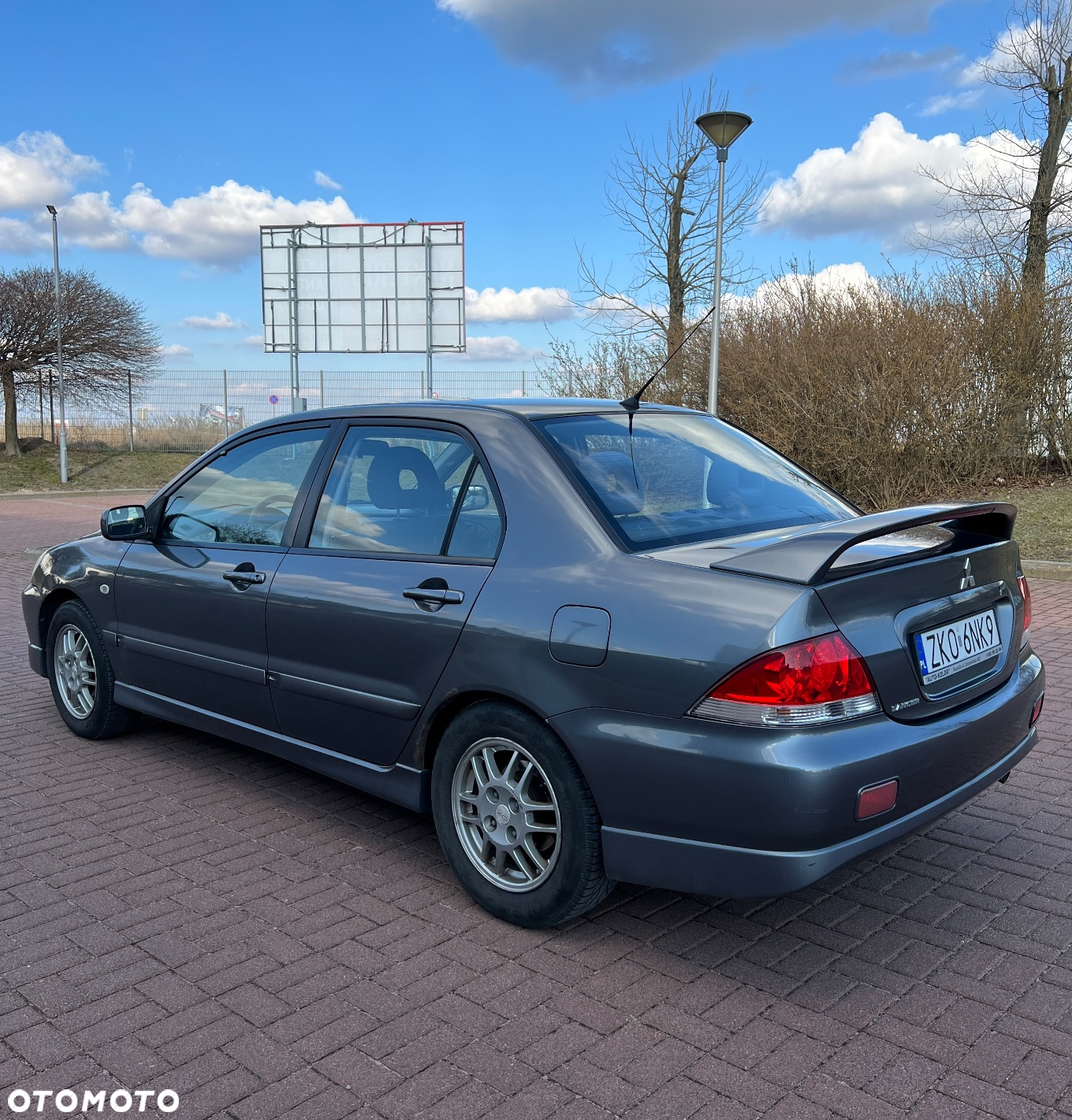 Mitsubishi Lancer 1.6 Invite - 4