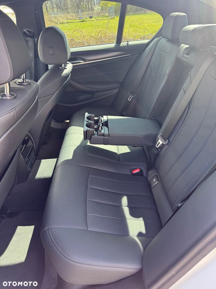 BMW Seria 5 520d xDrive mHEV M Sport sport - 13