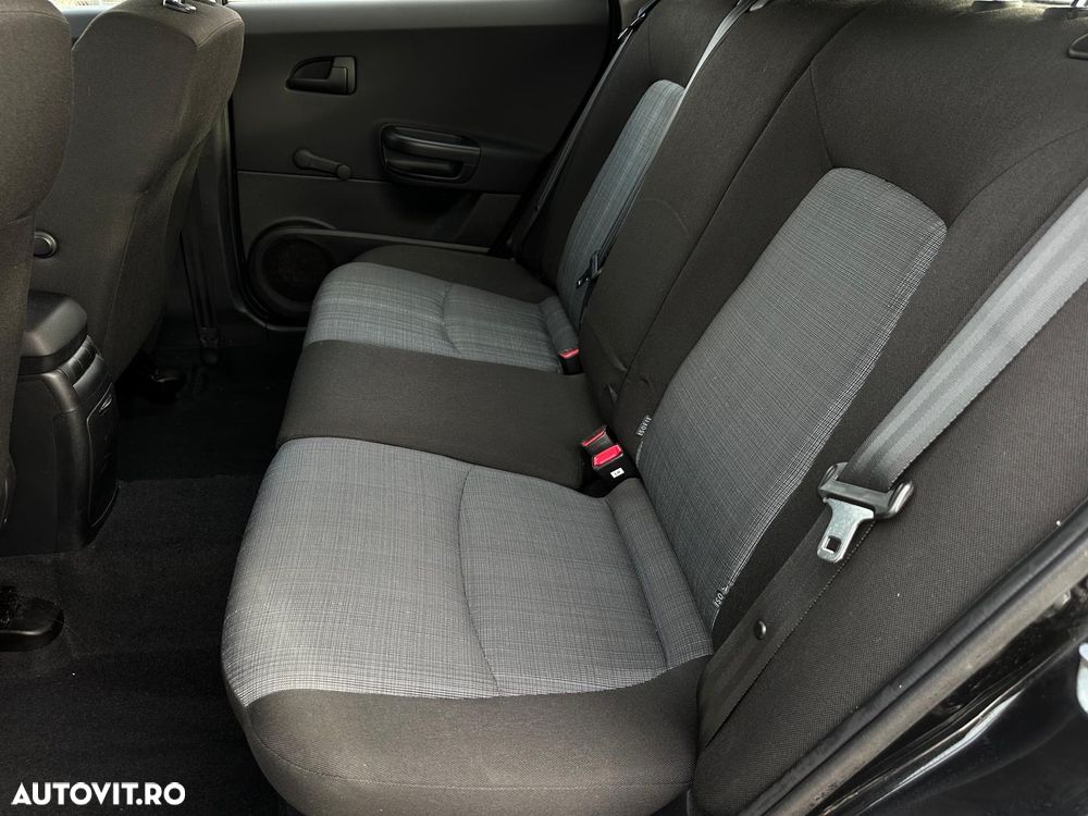 Kia Ceed - 16