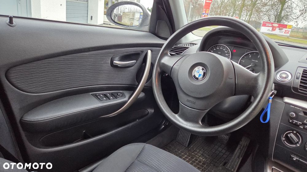 BMW Seria 1 118d DPF - 12