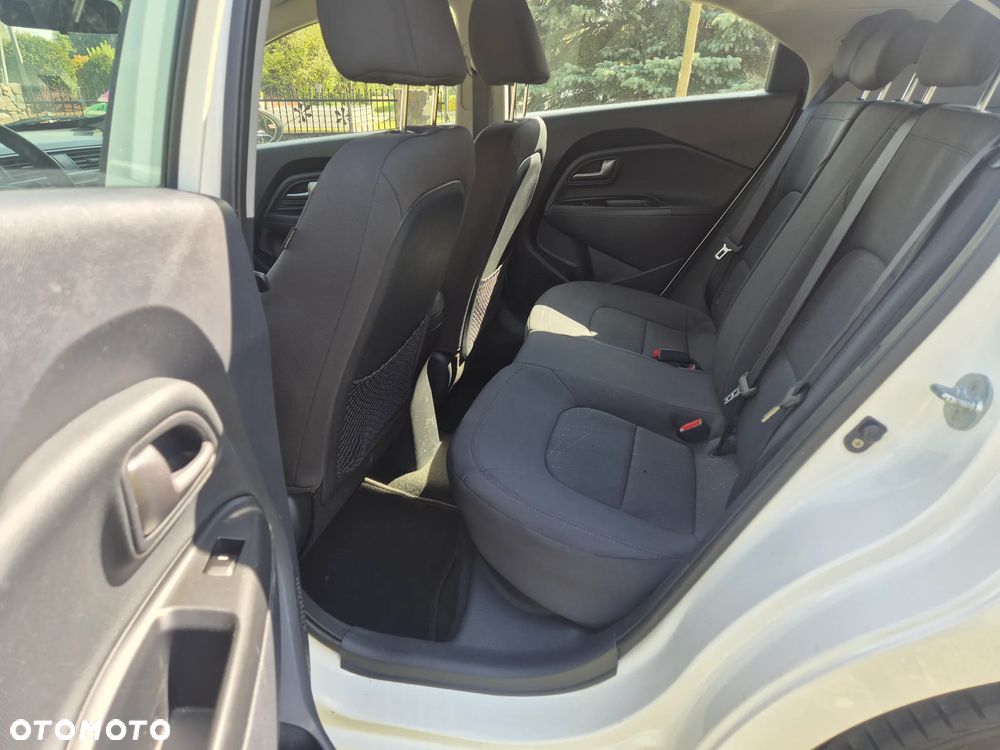 Kia Rio 1.2 Dream Team Edition - 27