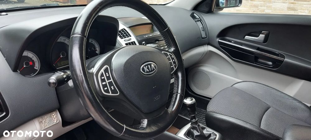 Kia Ceed - 23