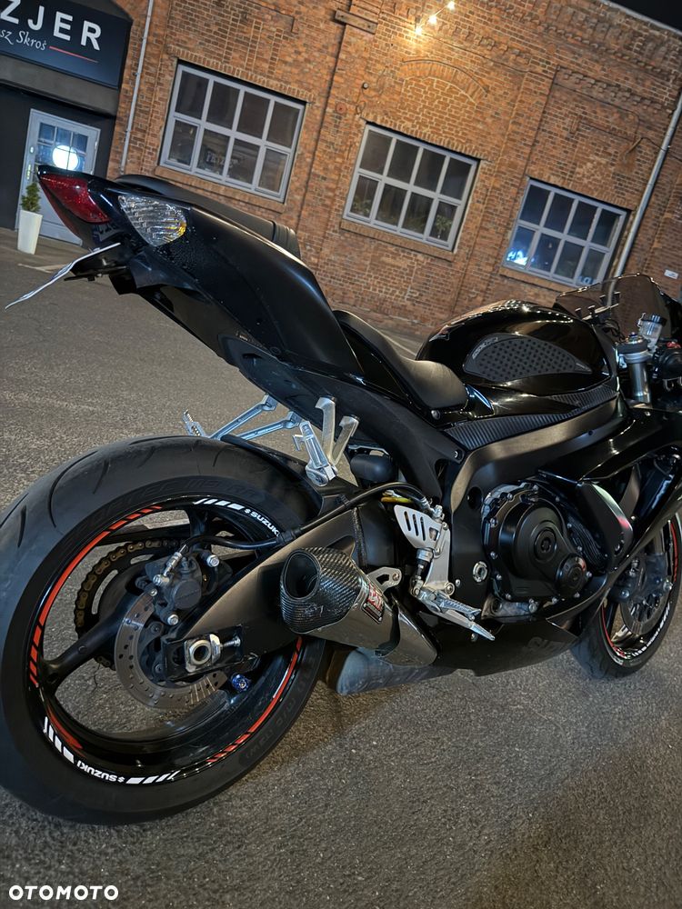 Suzuki GSX-R - 6
