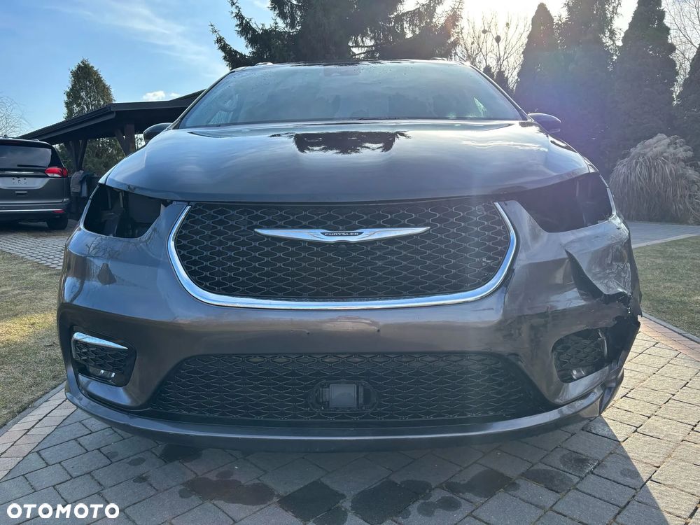 Chrysler Pacifica - 4