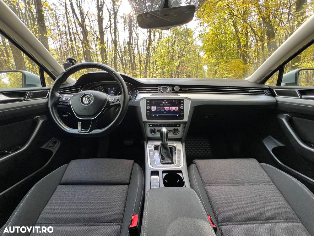 Volkswagen Passat 2.0 TDI DSG Trendline - 13