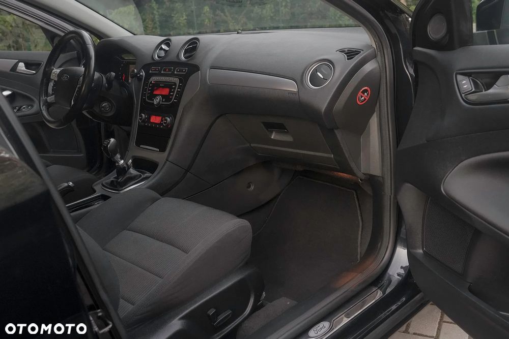 Ford Mondeo 1.6 Eco Boost Titanium - 24