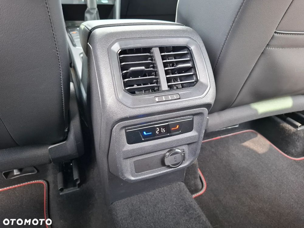 Volkswagen Tiguan 2.0 TDI SCR Urban Sport - 33