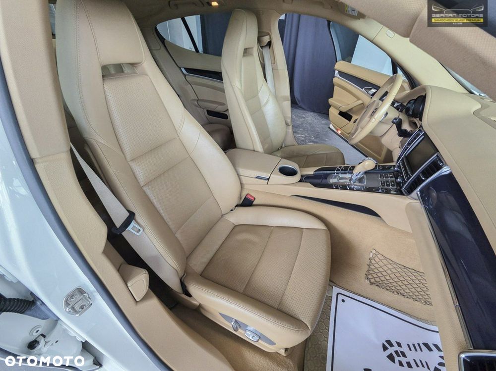 Porsche Panamera 4 PDK Edition - 34