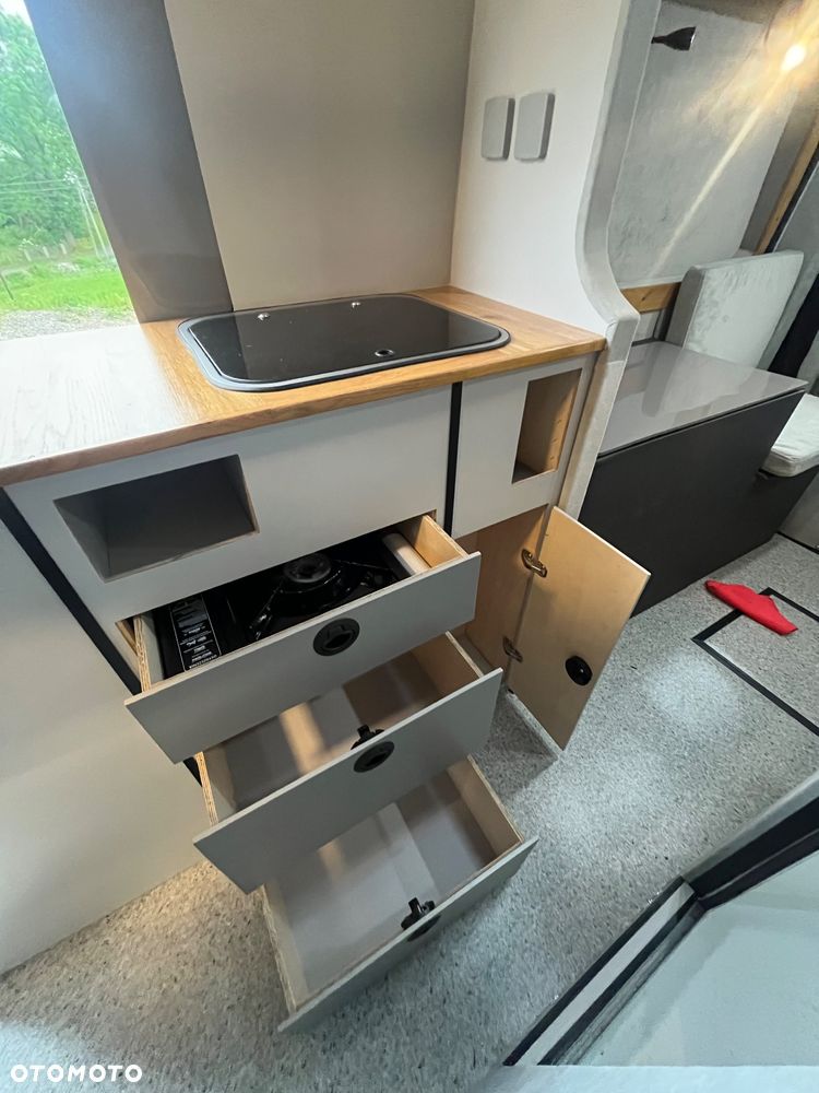 Mercedes-Benz Sprinter - 14
