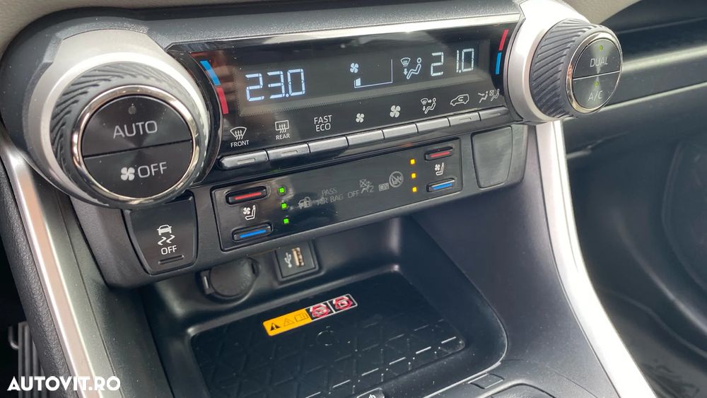 Toyota RAV4 2.5 VVT-iE 4x4 Luxury Premium - 16