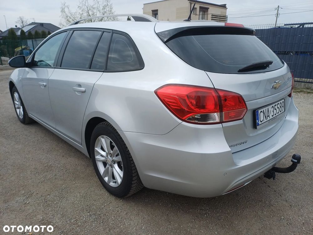 Chevrolet Cruze 1.6 LS+ - 3