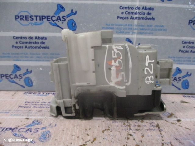 Fecho 51926059 51926060 LANCIA YPSILON 2014 1.2 69CV 5P BRANCO TE 4 PINOS - 2