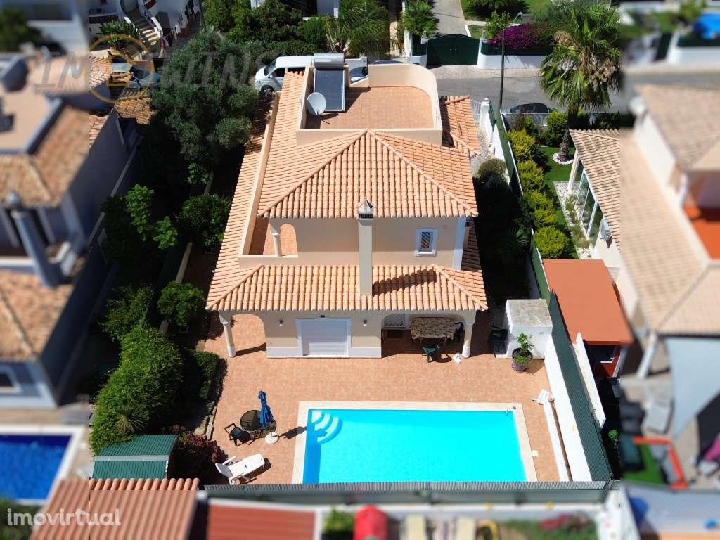 Moradia com piscina e jardim em Carvoeiro - Grande imagem: 2/42