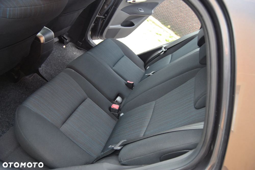 Toyota Auris 1.6 VVT-i Prestige - 27