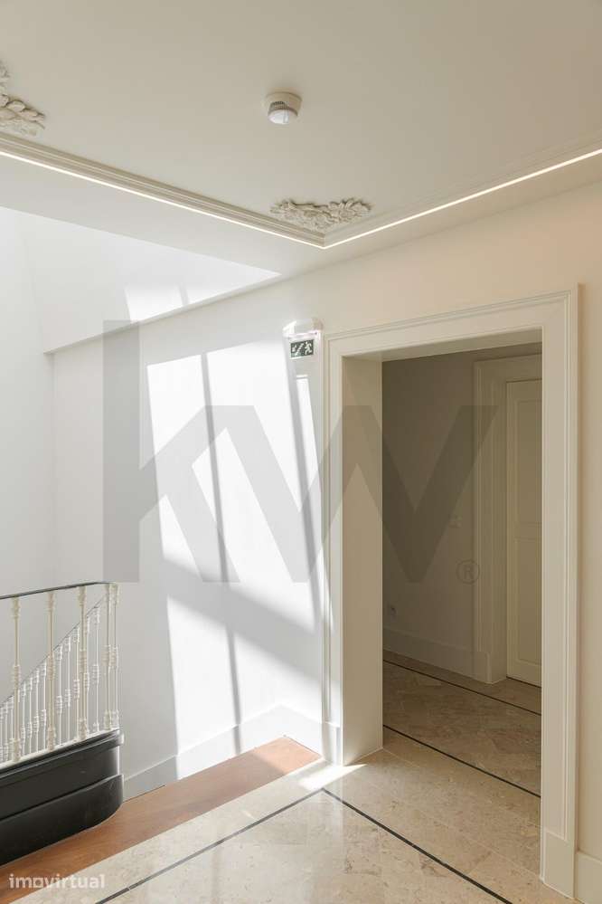 Exclusivo T2+1 Duplex de 152 m2 com Vista Panorâmica e Garagem na Estr - Grande imagem: 4/33