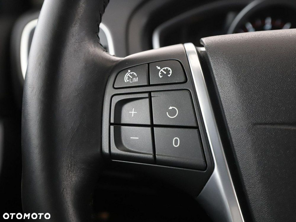 Volvo V40 T2 Drive-E Momentum - 29