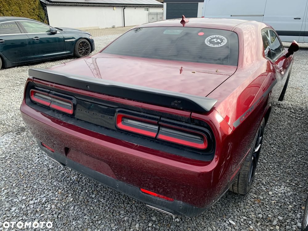 Dodge Challenger - 7