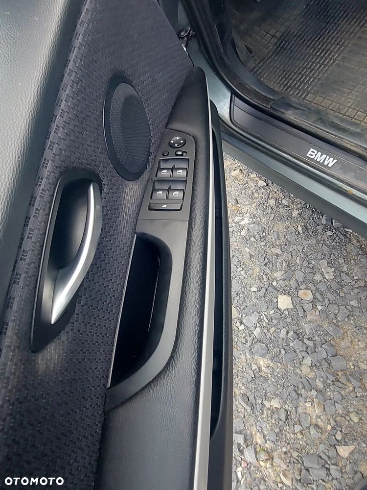 BMW Seria 3 318i - 11