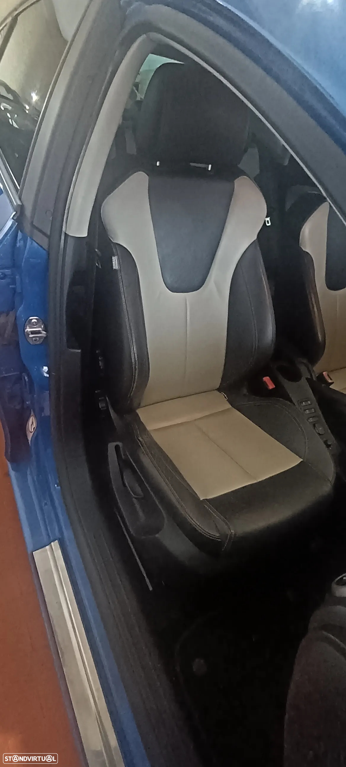SEAT Leon 1.6 TDI DPF Ecomotive Style Copa - 25