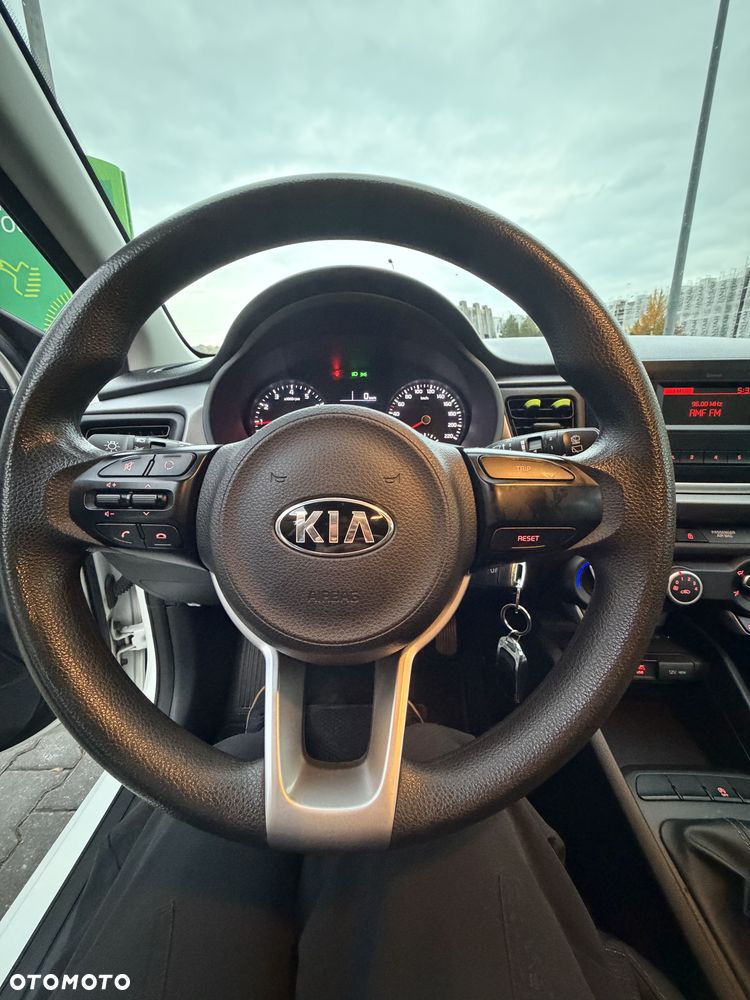 Kia Rio - 8